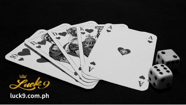 Ang mga manlalaro ng poker ay sinungaling. Ang ilang mga tao ay mahirap na sinungaling, kaya kailangan mong itago ang iyong mapanuksong ngiti.