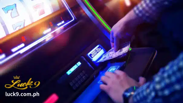 Ang mga paligsahan sa slot machine ay nagiging mas kumikita bawat taon. Dahil ang mga manlalaro ay hindi nangangailangan ng